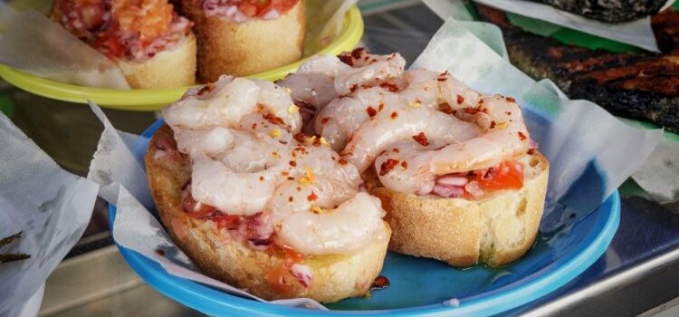 Sandwichs aux crevettes et aux légumes